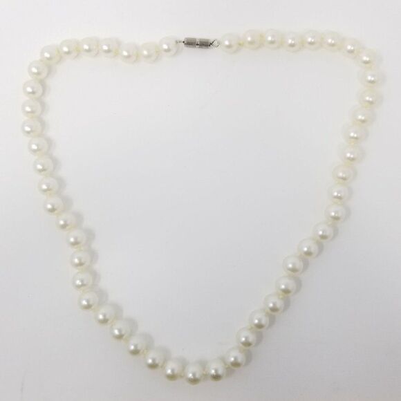 Vintage Faux Pearl Necklace, White Cream Color, Nice Length, Bridal, Wedding - Picture 2 of 4